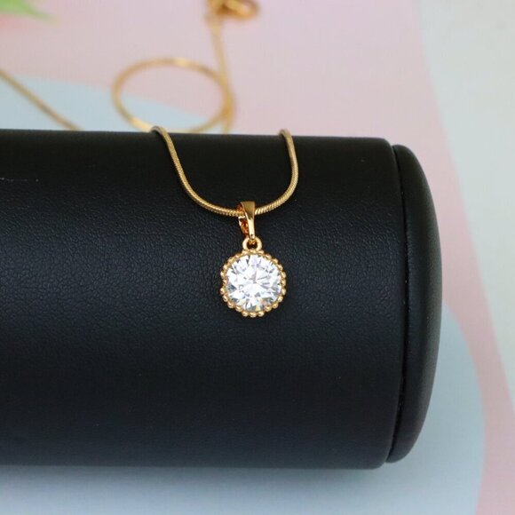 "Elegant Rose Gold Round Pendant with Large White Sparkling Stone, XPPT1866 - Picture 8 of 13